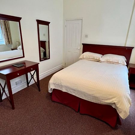 Calverts Hotel - Newport, Isle Of Wight Extérieur photo