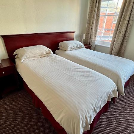 Calverts Hotel - Newport, Isle Of Wight Extérieur photo