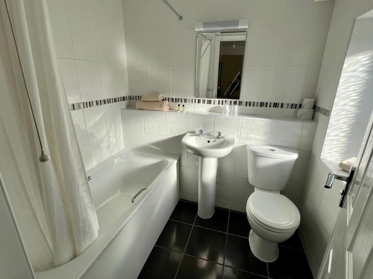 Calverts Hotel - Newport, Isle Of Wight Extérieur photo