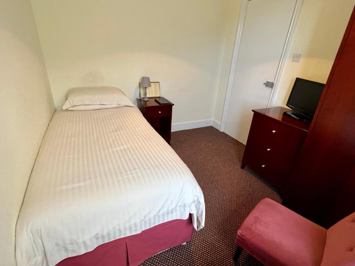 Calverts Hotel - Newport, Isle Of Wight Extérieur photo