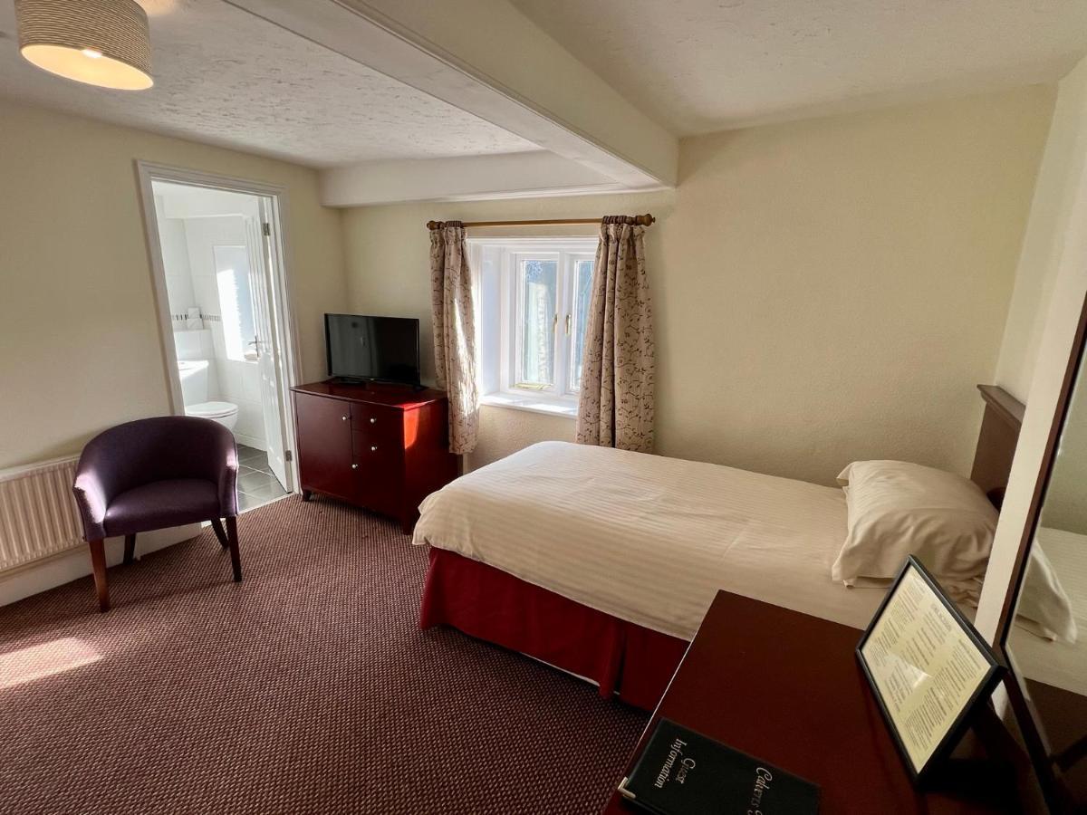 Calverts Hotel - Newport, Isle Of Wight Extérieur photo