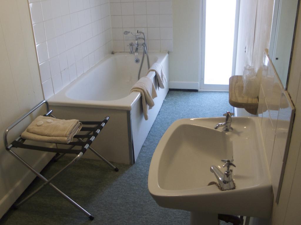 Calverts Hotel - Newport, Isle Of Wight Chambre photo